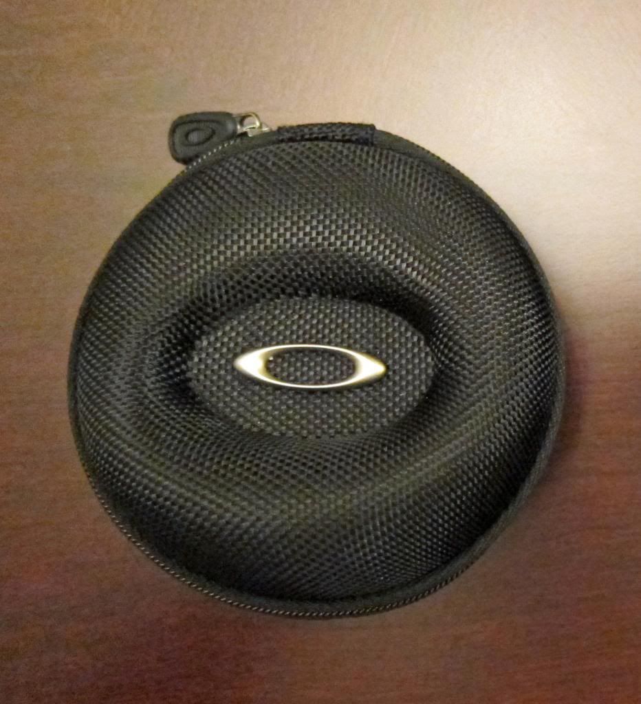 oakleylarge_zps3475b405.jpg