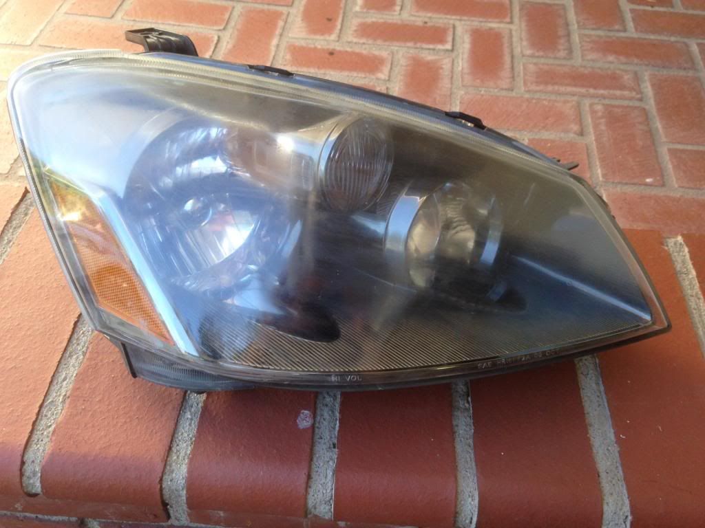 05 06 Nissan Altima Right (Passenger Side) headlight OEM, Factory photo photo1_zps228425ec.jpg