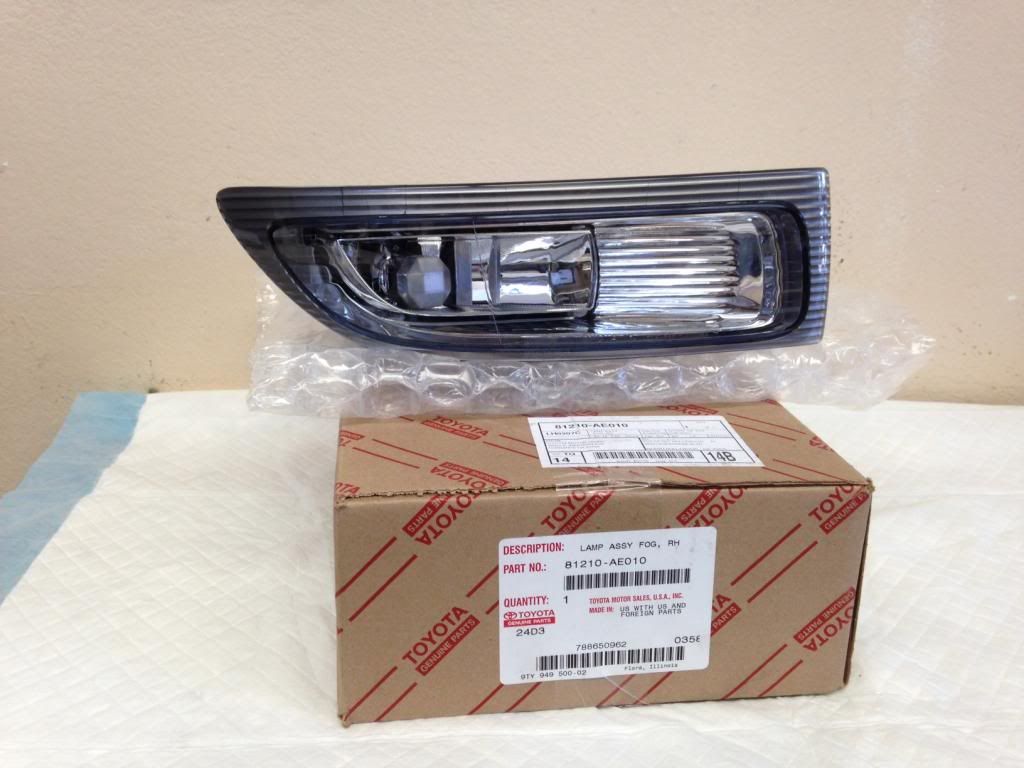 05 05 Toyota Sienna Right (Passenger) Fog Light OEM Factory brand NEW photo photo1_zps8997fe90.jpg