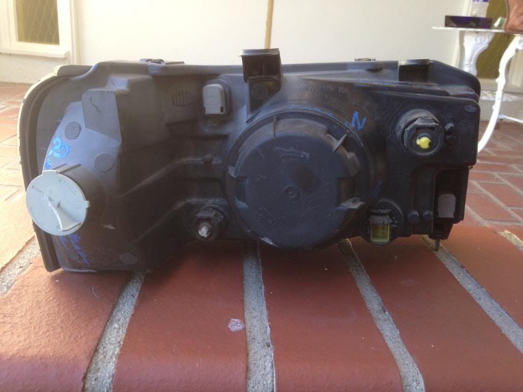 01 02 Land Rover Free Lander Left (Driver Side) headlight OEM, Factory photo photo2_zpse52db20f.jpg