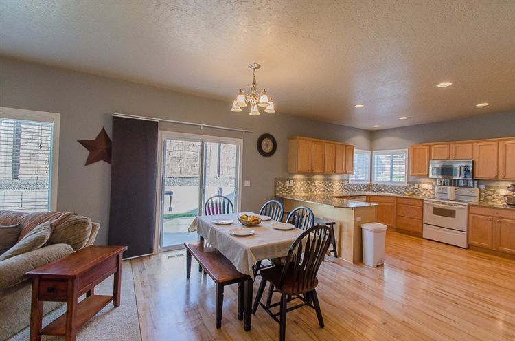 1668 W Puzzle Creek Ct Meridian ID 83642