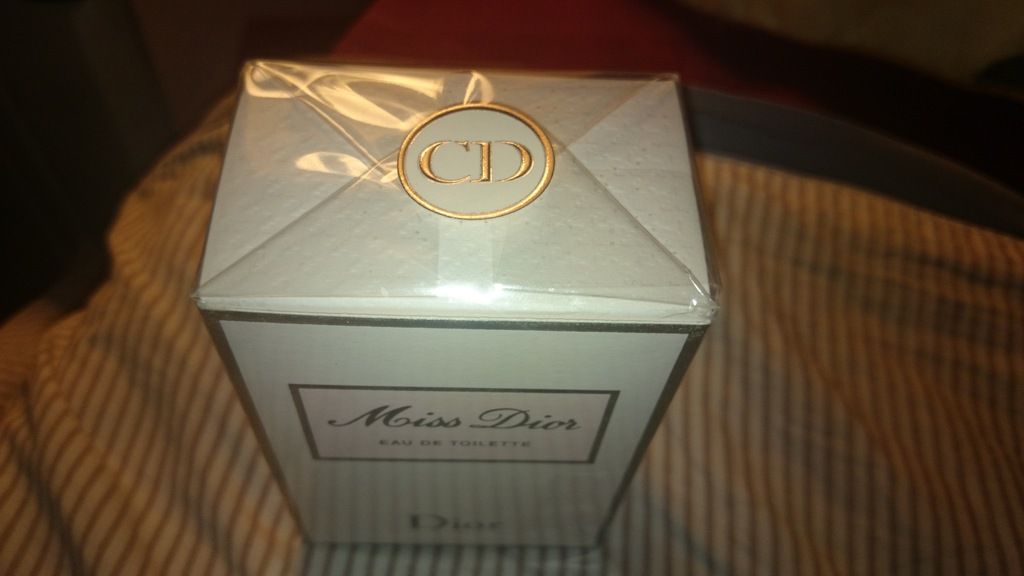 Cần bán 1 chai Miss Dior EDT 50ml (người nha mua Duty Free ở Germany về) - 2
